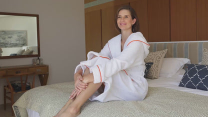 Albornoz de mujer ELEVAVIDA® con capucha de algodón suave - gris delfín - extra suave y cómodo - albornoz largo de sauna de rizo - certificado OEKO-TEX