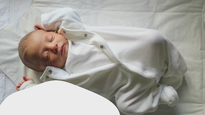 organicKid® Baby Set Neugeborene - weiche Bio-Baumwolle allergikerfreundlich 7 Teile mit Kapuzendecke - Baby Erstausstattung Geschenkset zur Geburt, 0-6 Monate, unisex Mädchen & Jungen